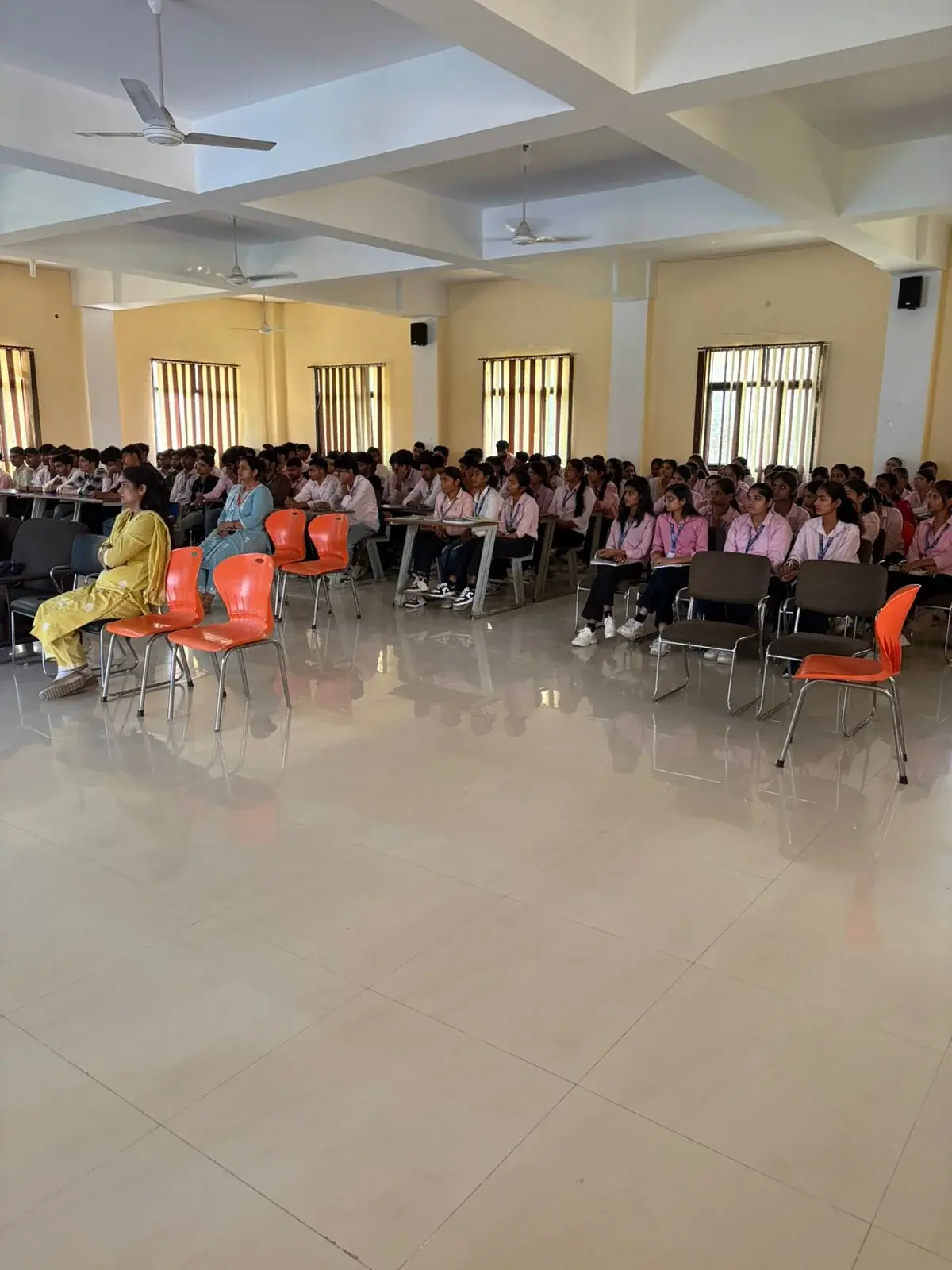 Students attending Full Stack Development class at SSSAM Academy Gurugram